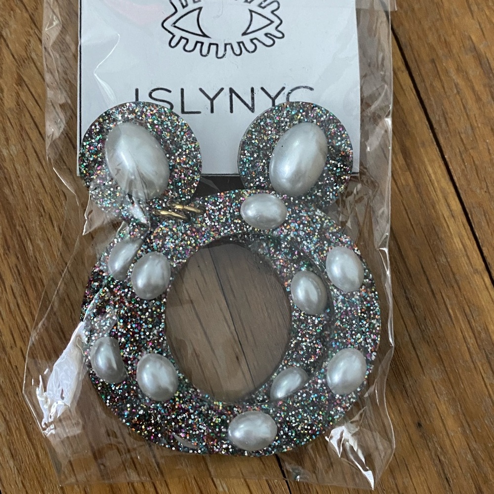 ISLYNYC Pearl Hoop Earrings